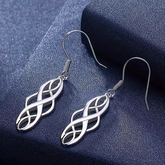 Elegant Knotted Dangle Earrings - Picture 2 of 5